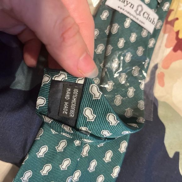 Green Nalayn Pattern Tie Brand New - Picture 7 of 7